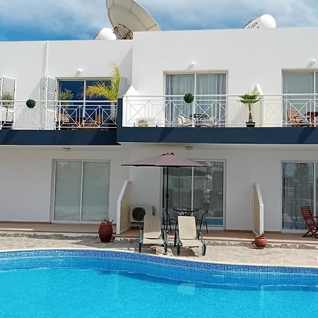 Kato Paphos Suites エクステリア 写真