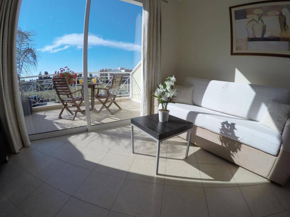 Kato Paphos Suites エクステリア 写真