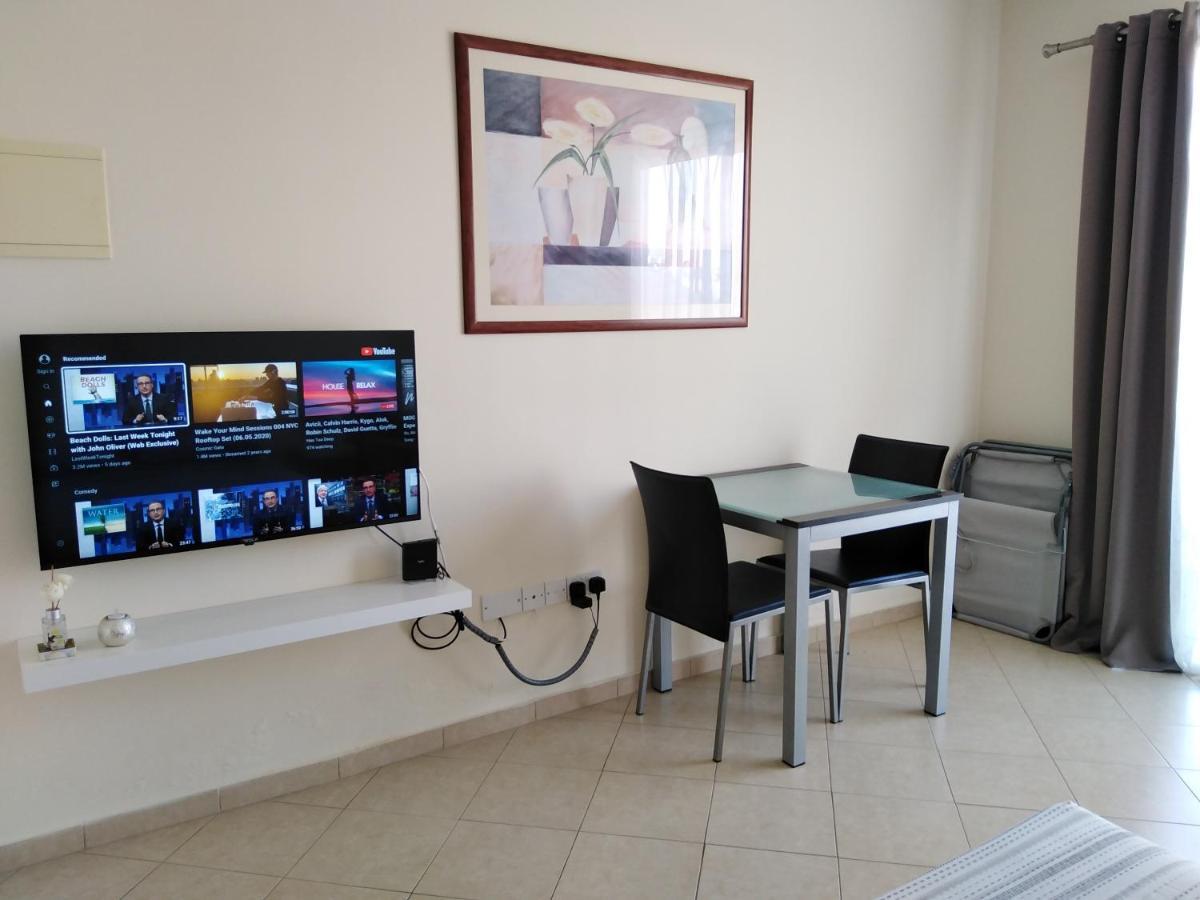 Kato Paphos Suites エクステリア 写真