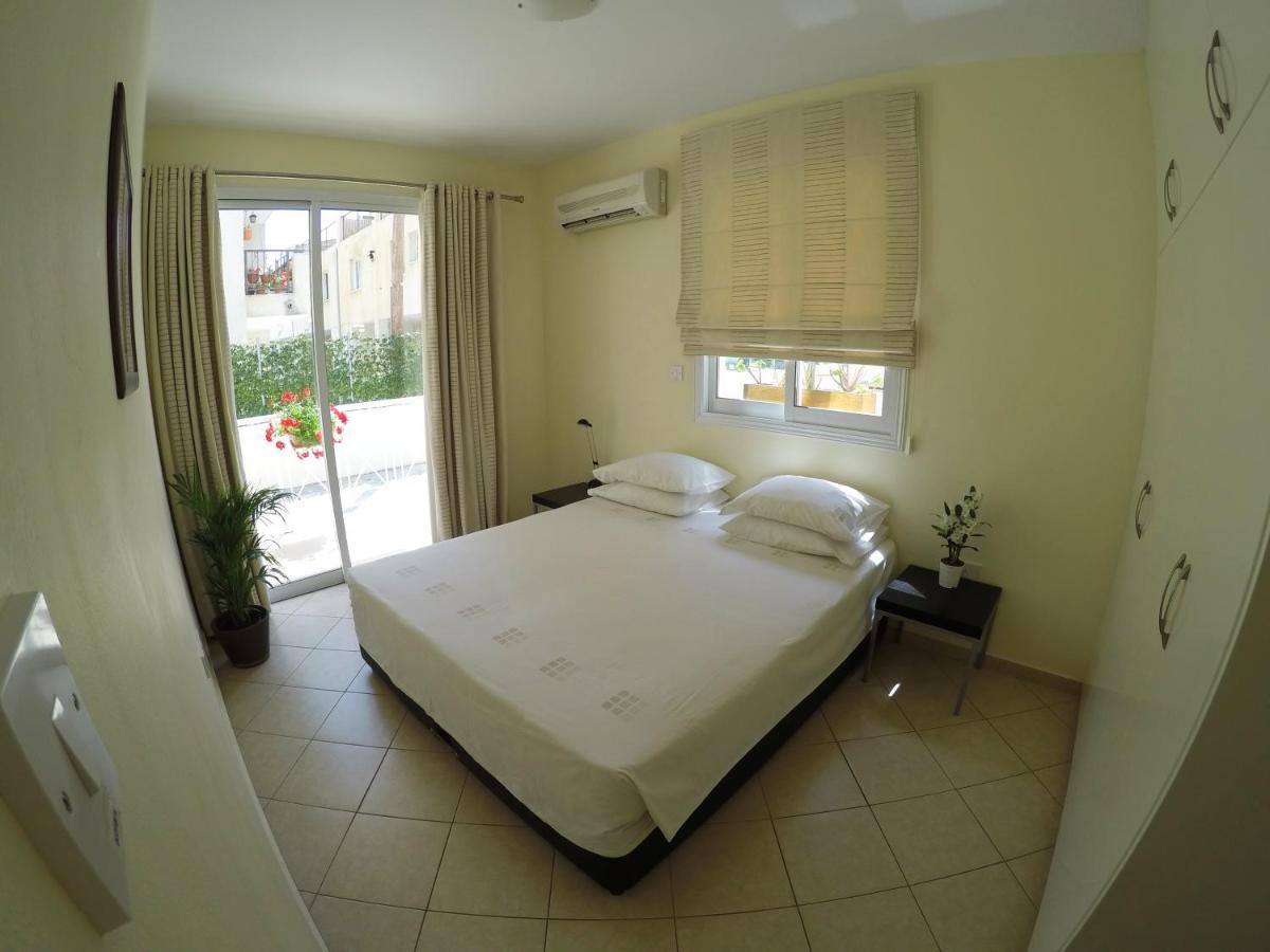 Kato Paphos Suites エクステリア 写真
