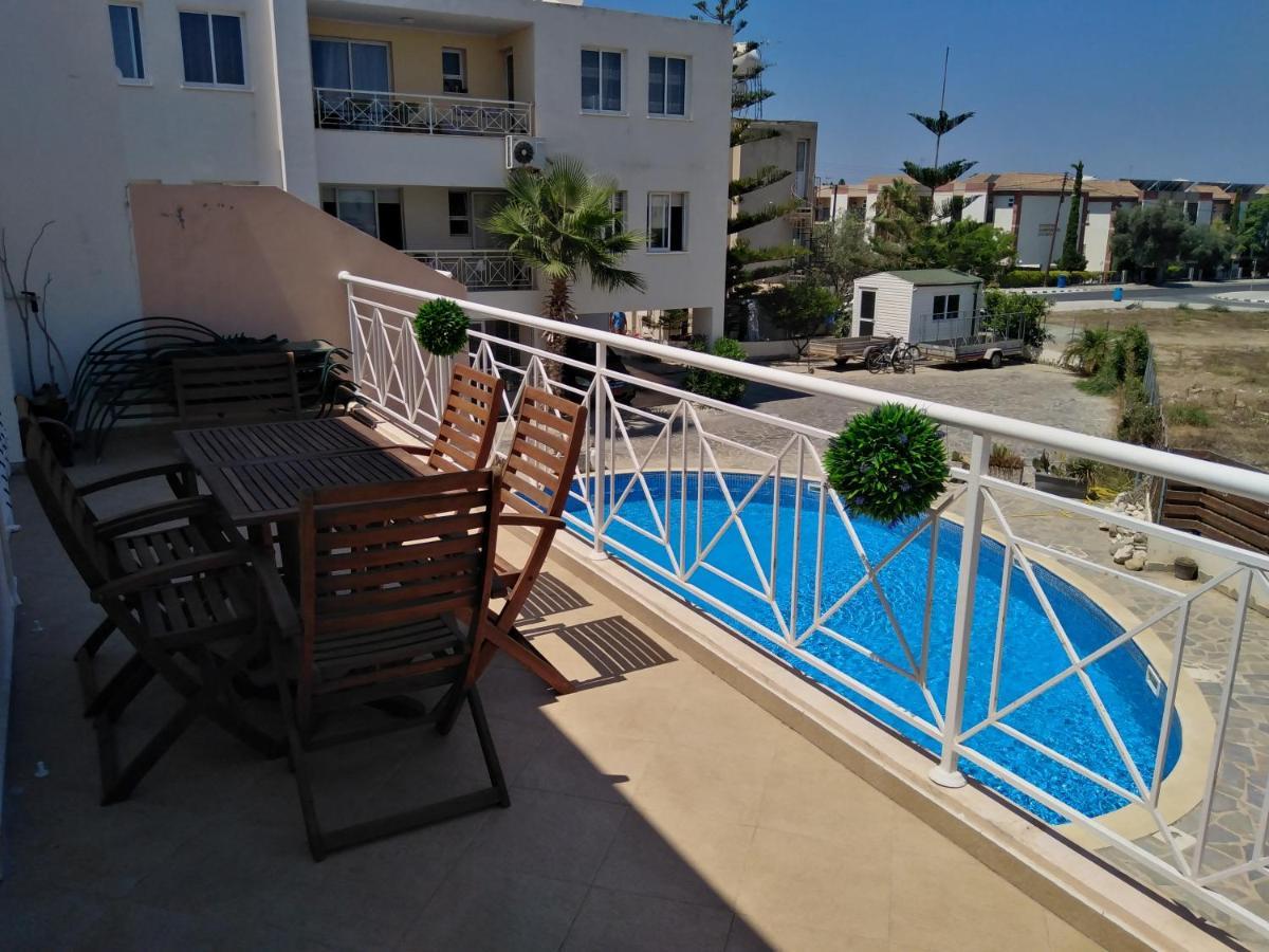 Kato Paphos Suites エクステリア 写真