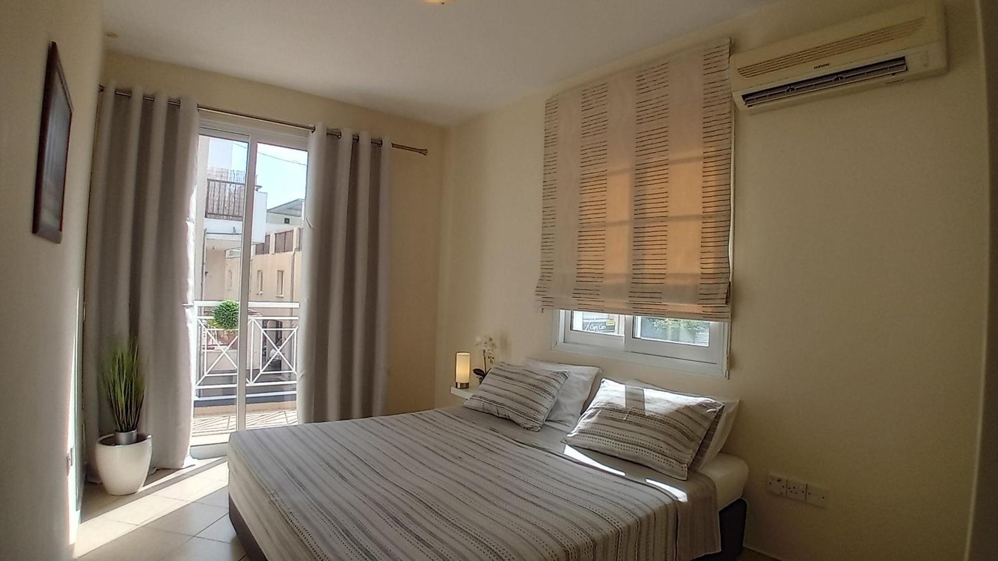 Kato Paphos Suites エクステリア 写真