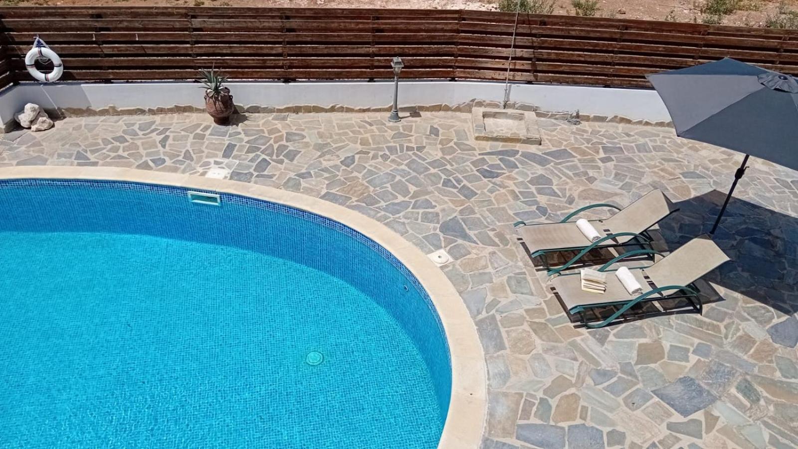 Kato Paphos Suites エクステリア 写真