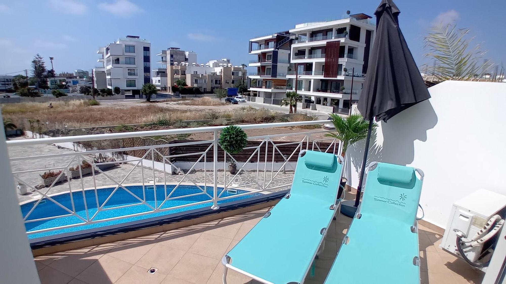 Kato Paphos Suites エクステリア 写真